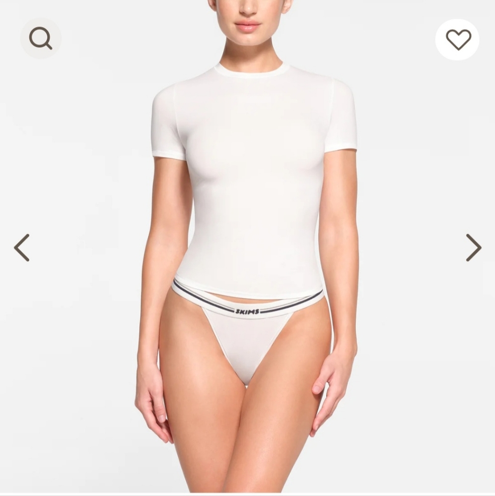 SKIMS Fits Everybody T Shirt